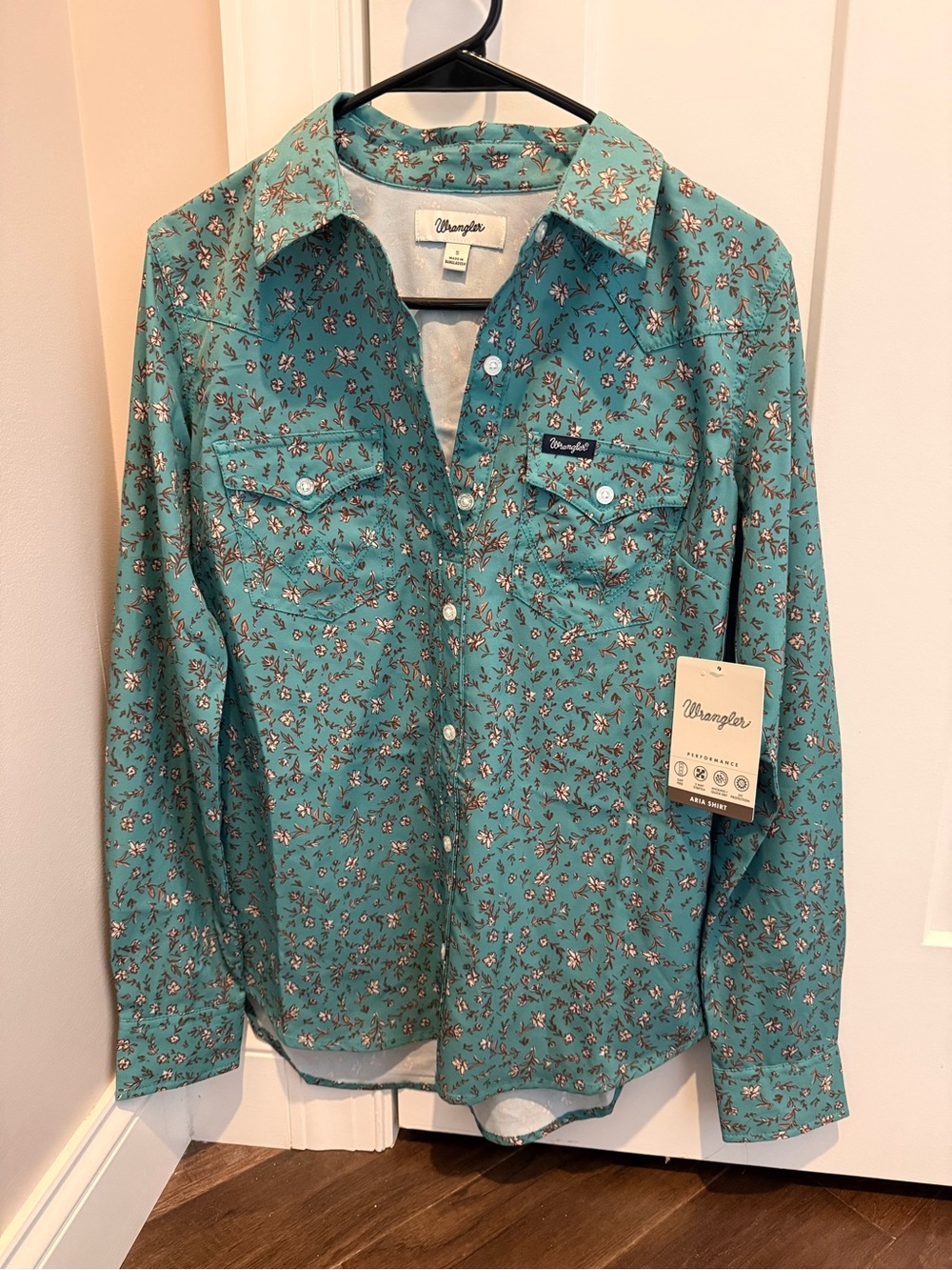 NWT Wrangler Aria Performance Western Shirt Teal Floral Size S